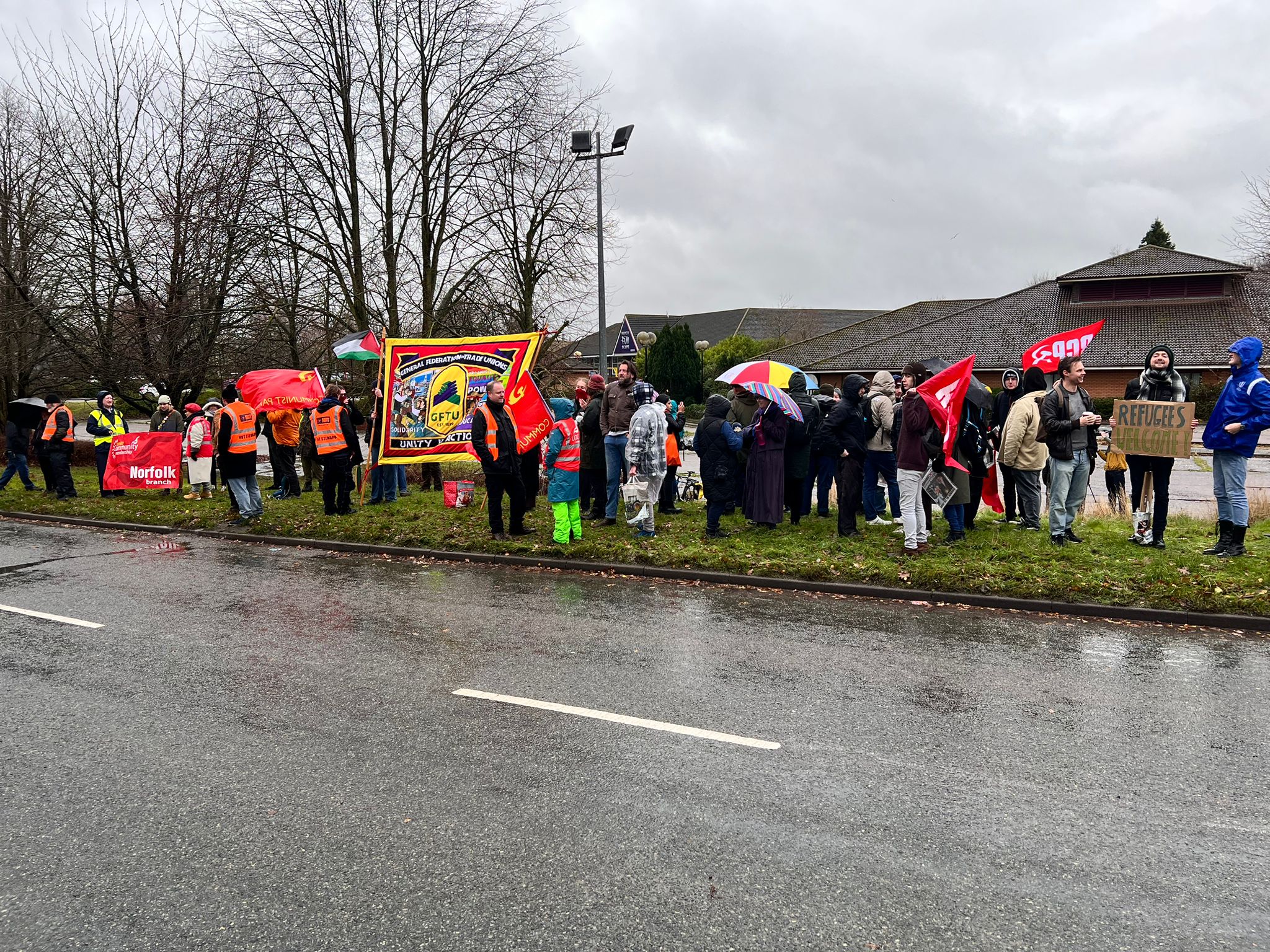 “Refugees are Welcome here” – UEA Students attend ‘Anti-immigrant’ counter-protest 